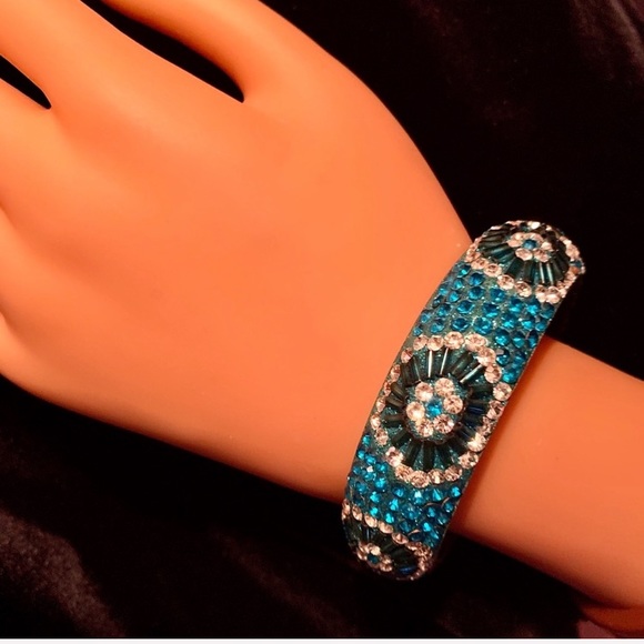 Dramatic & Dazzling Handmade Crystal Blue Bangle - Bracelet - Picture 7 of 16